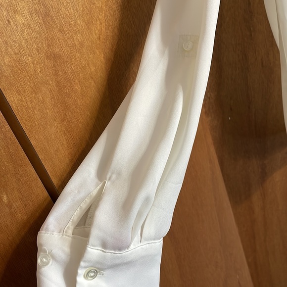 The Limited Women’s Ashton Cream Business Dressy Button Down Long Sleeve Shirt - Picture 3 of 5